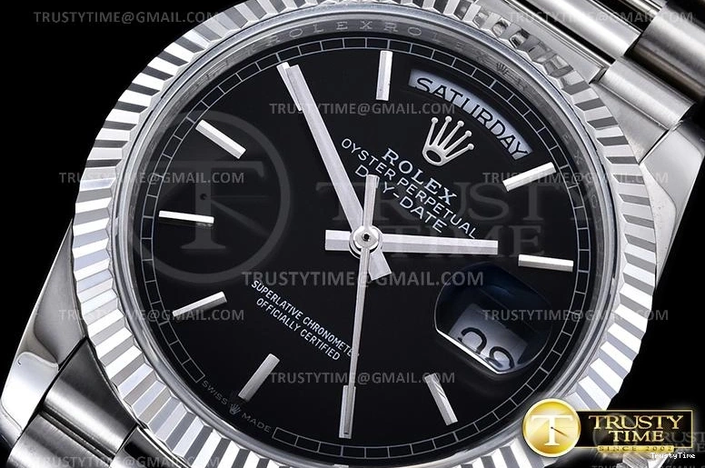 0820 Versatile RDD0220H – DayDate 36mm 701